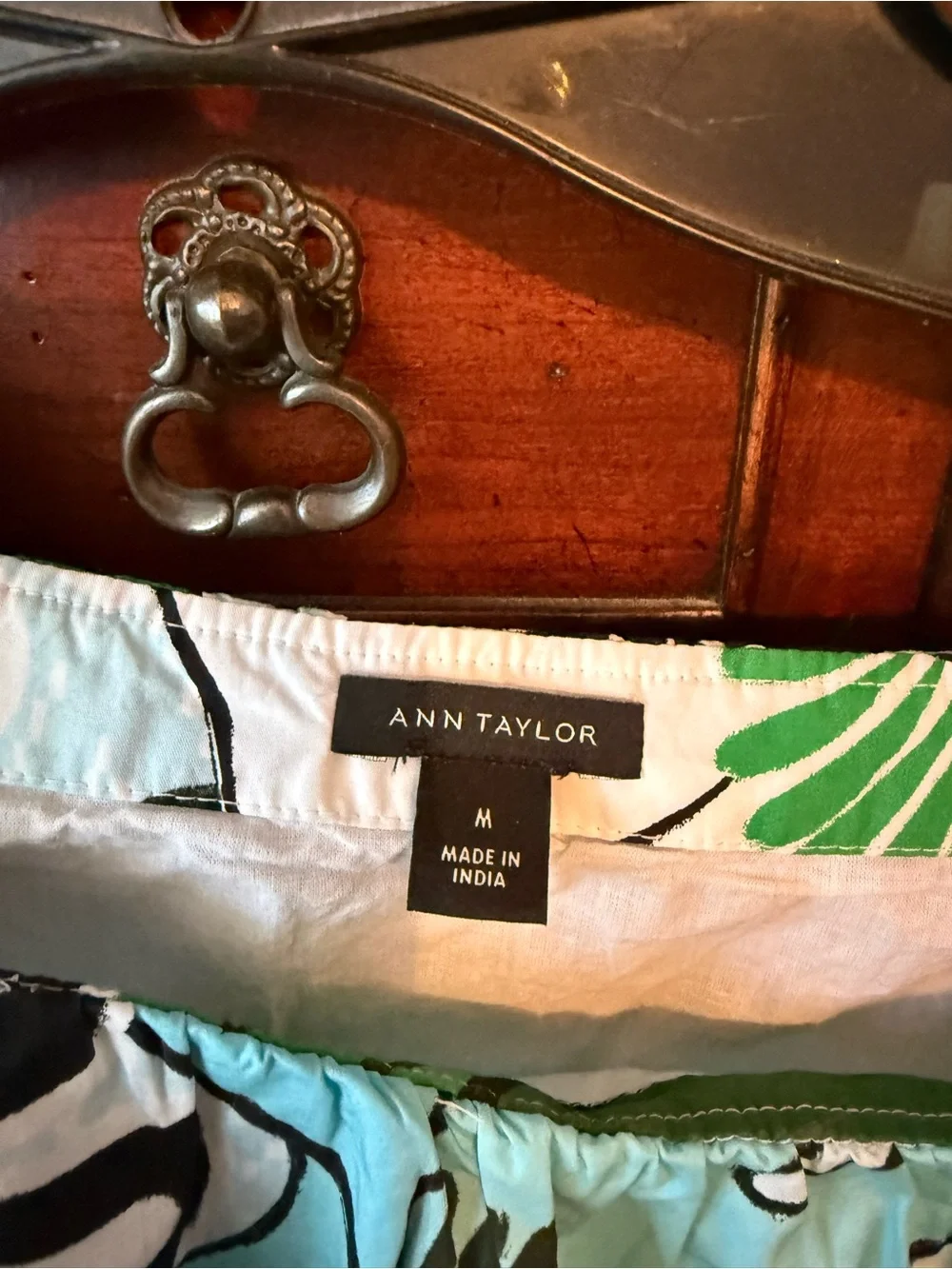 Ann Taylor Green White Floral Balloon Crop Top Size Med